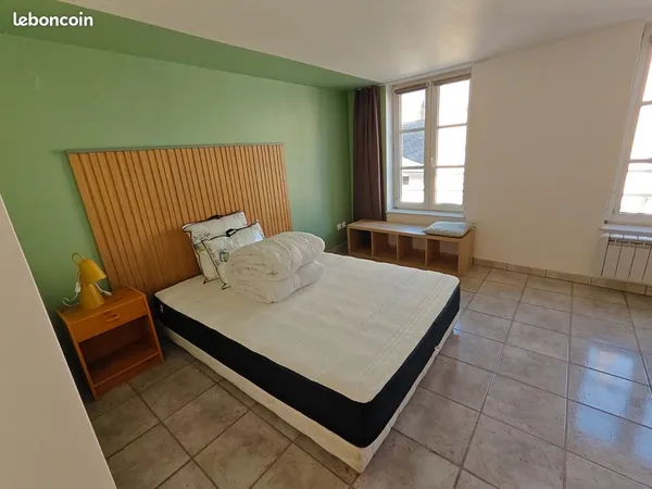 HYPER CENTRE - 108 m² - CHAMBRE 17m2 - 5 MIN GARE