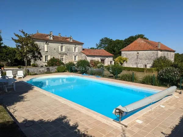 Maison De Maître La Tour Blanche / Mareuil - 7 Chambres- 280 m2- Terrain De 11 600 m2. Piscine et De