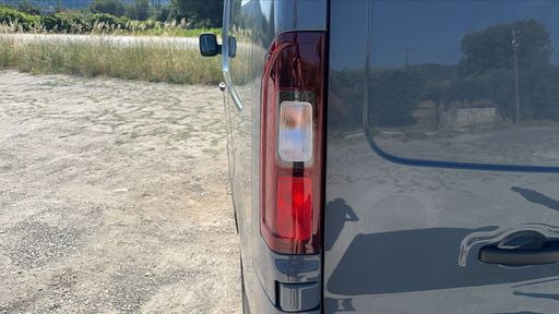 Renault Trafic VU 2.0 dCi 150 EDC7 - Red Edition Confort L1h1 – 2024 – 86545 km – Diesel – Boîte Automatique — photo 2