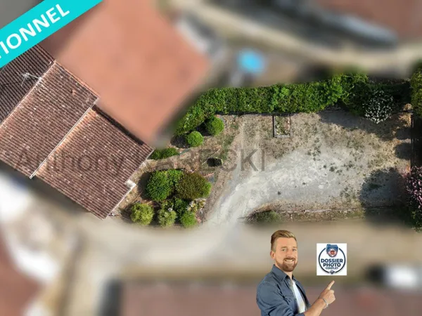 Monopropriété avec au rez de chaussé 54m² et 57m² à l'étage + 360m² de parking