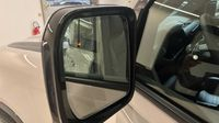 Land-Rover Defender 110 2.0 P300e PHEV X-Dynamic HSE — photo 42
