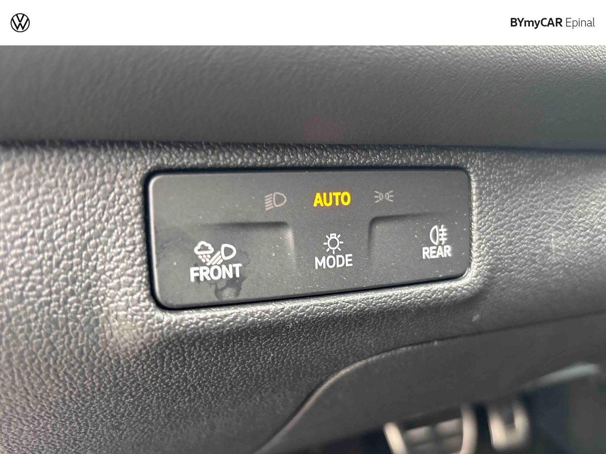 Volkswagen T-Roc 1.5 eTSI EVO2 Hybrid 150 ch DSG7 — photo 18