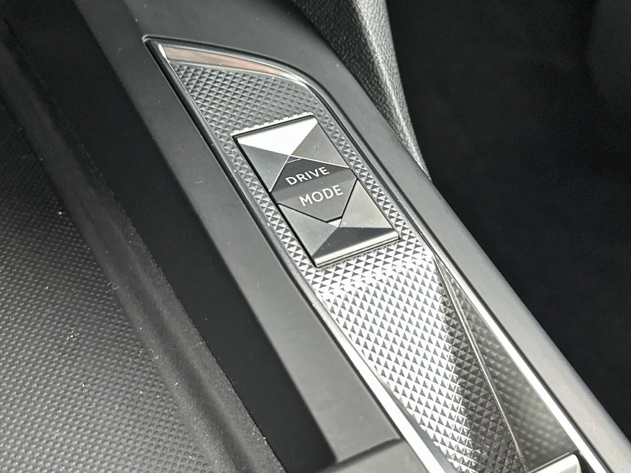 Ds Ds 3 crossback puretech 130 eat8 montmartre — photo 33