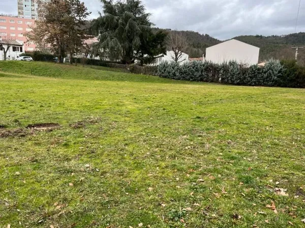 Terrain 653 m²