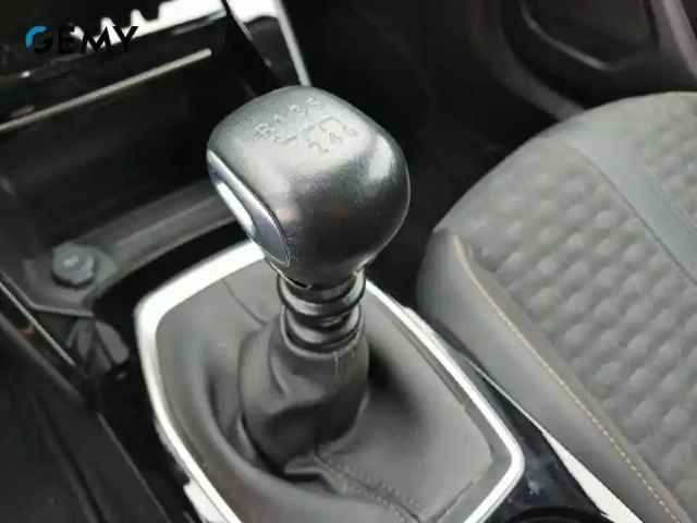 Peugeot 2008 puretech 130 s&amp;s bvm6 — photo 12