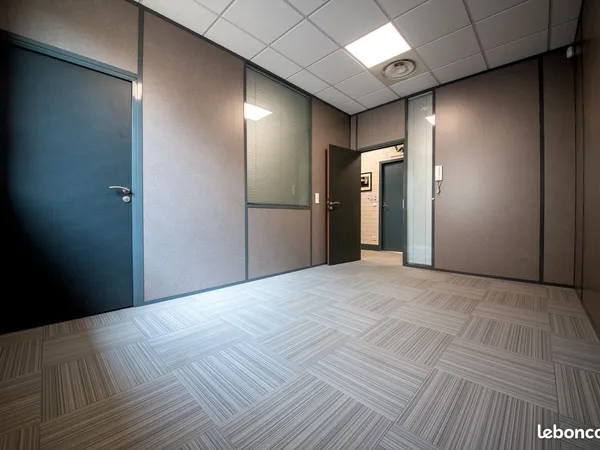 Bureau de standing de 14 m2 - IDEAL ENTREPRISE, PROFESSION LIBERALE/INDEPENDANT