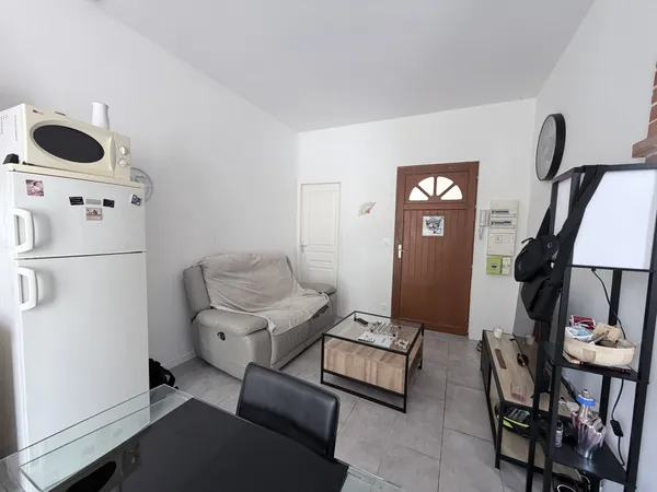 Appartement rénové avec parking et cellier vendu loué