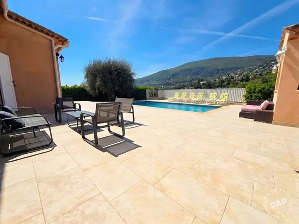 Maison 11 pièces 242 m²