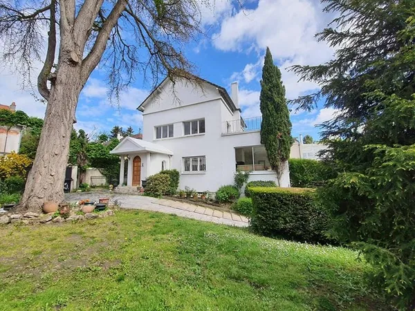 Maison 9 pièces 220 m²