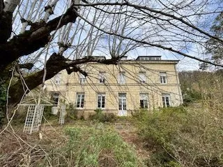 Superbe propriété située en plein centre de Saint-Patrice, o