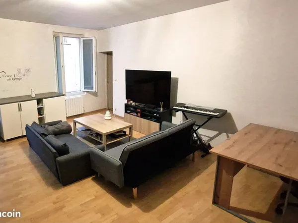 Grand T2 de 57 m² en très bon état