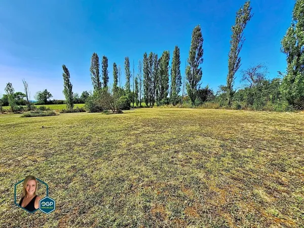 TERRAIN CONSTRUCTIBLE 3500M²