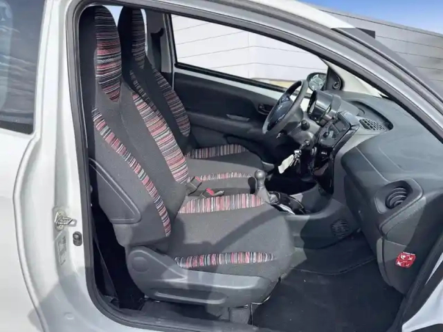 Citroën C1 vti 72 s&amp;s feel — photo 9