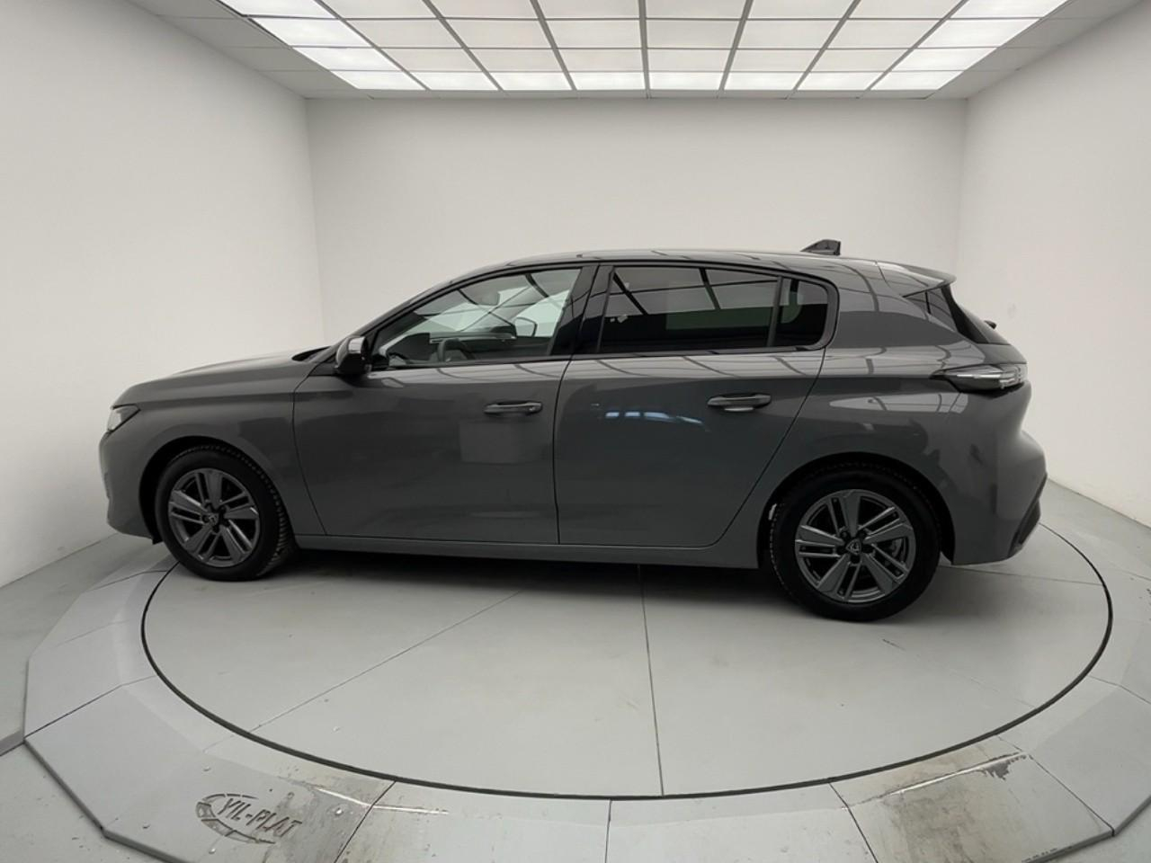 Peugeot 308 puretech 130ch s&s eat8 allure — photo 2