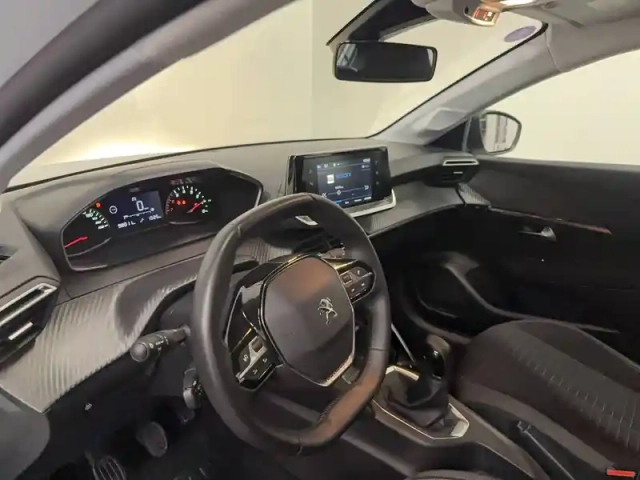 Peugeot 208 puretech 75 s&amp;s bvm5 — photo 11