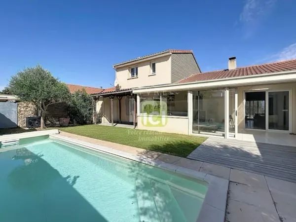 Maison 8 pièces 159 m²