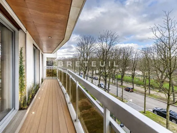 Appartement 6 pièces 215 m²