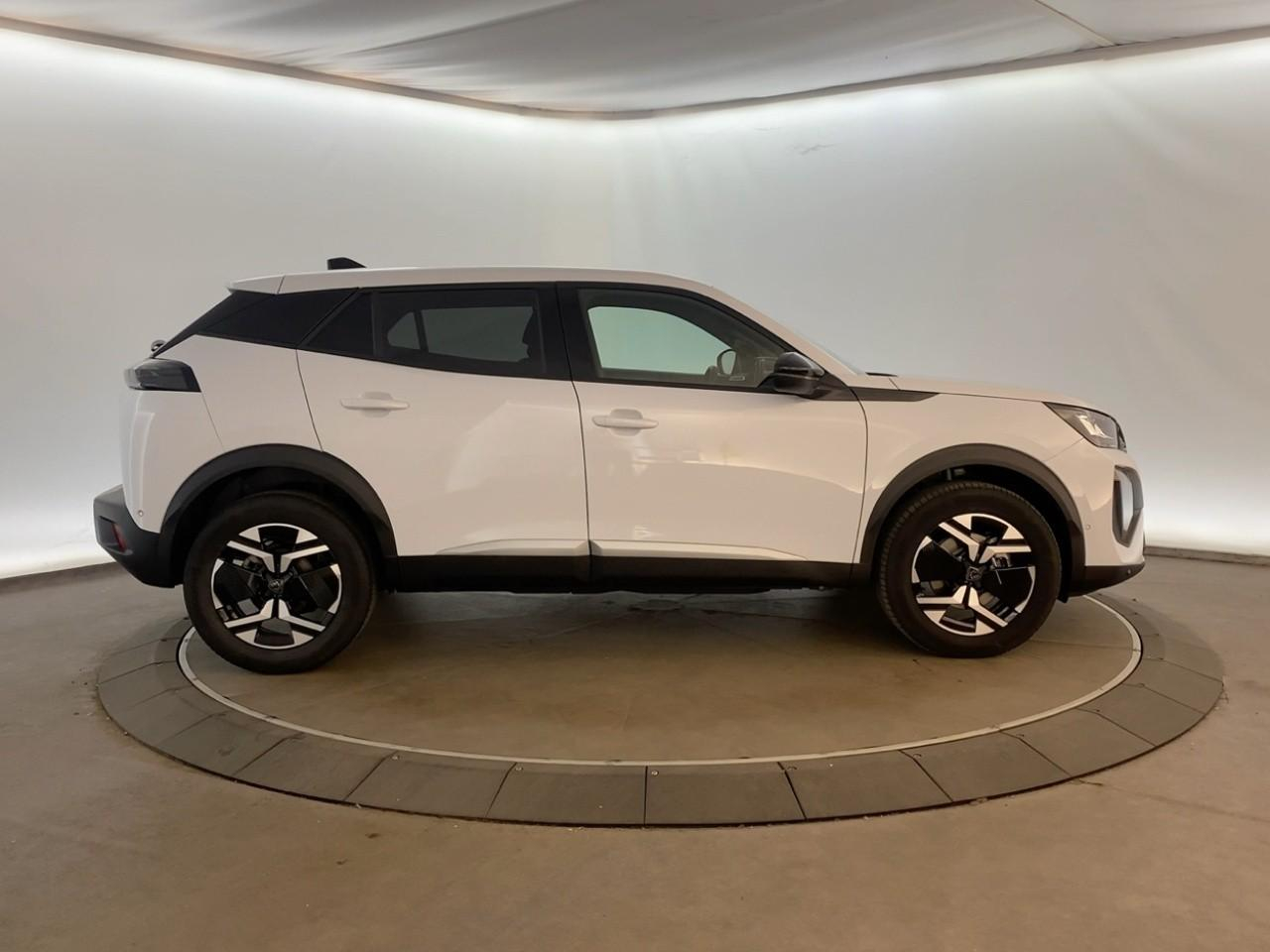 Peugeot 2008 hybrid 145 ch e-dcs6 allure — photo 4