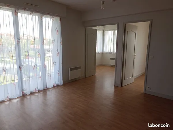 850 /mois charges comprises - Appartement non meublé T3, 56 m², 2ème étage