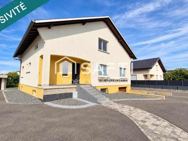Une maison familiale avec 5 chambres, piscine