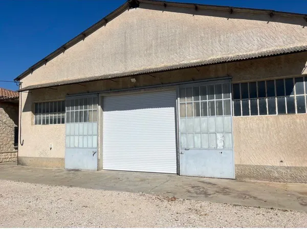 Hangar de stockage 250 m2