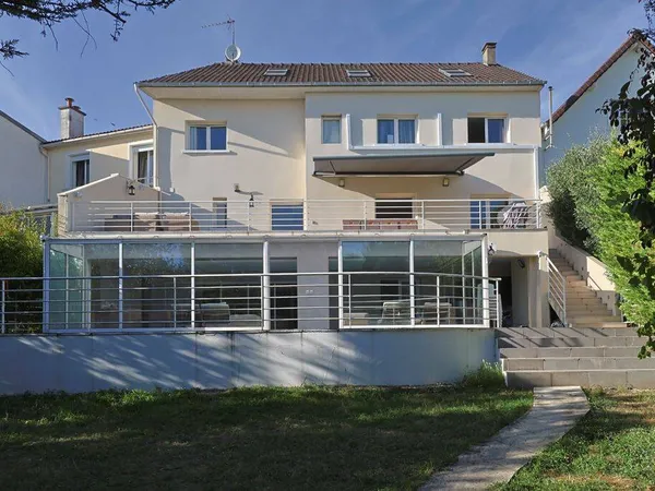 Maison 8 pièces 284 m²