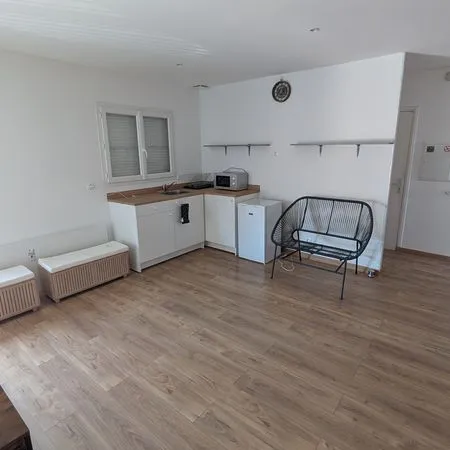Local professionnel 65 m² à Lunel-Viel