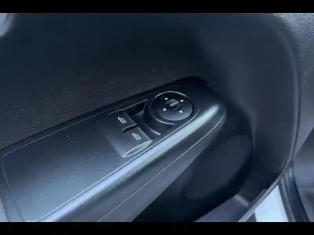 Ford Transit Courier 1.5 tdci 75ch stop&amp;start trend business — photo 15