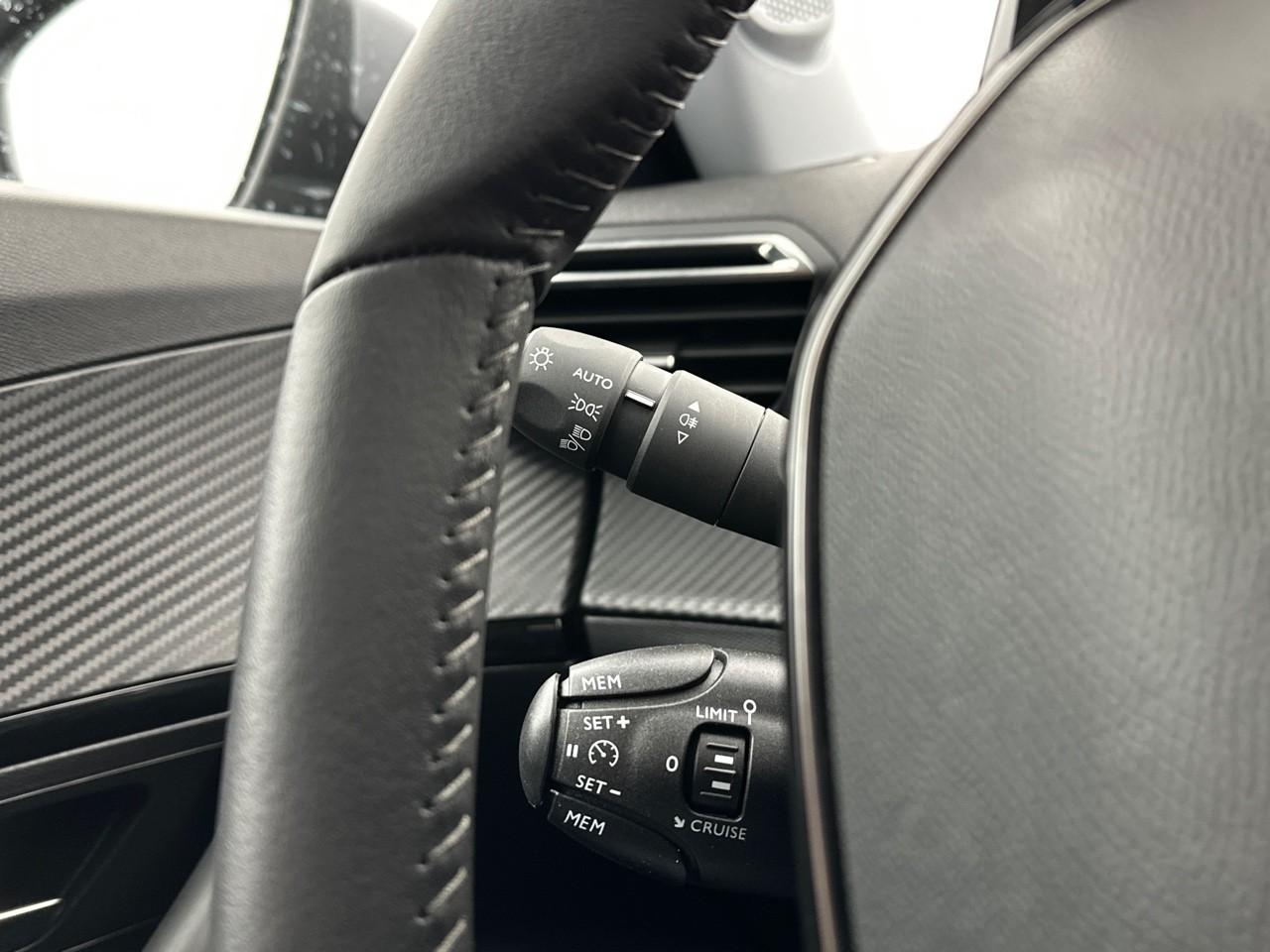 Peugeot 2008 puretech 100 s&s bvm6 allure — photo 19