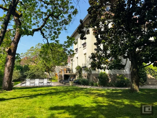 La Villa des Magnolias Une demeure familiale des années 30,