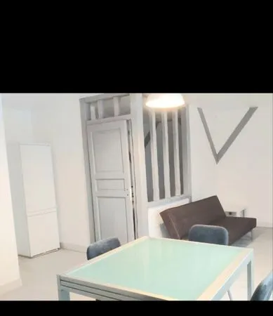 Charment Appartement t2 meublé plein centre ville