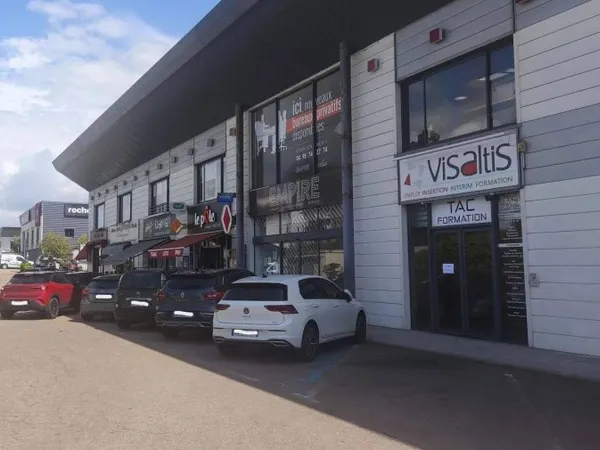 Local commercial 459 m²