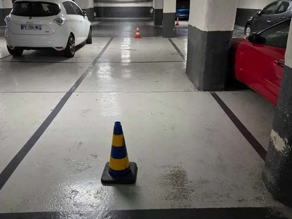 Parking Suffren