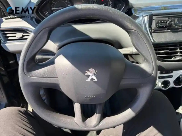 Peugeot 208 puretech 68ch bvm5 — photo 19