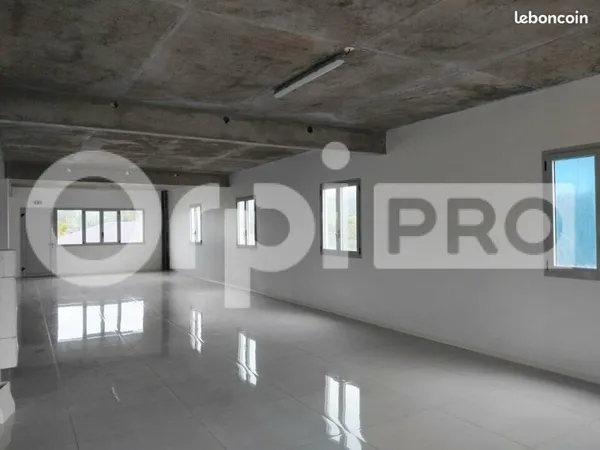 Bureau 95 m²