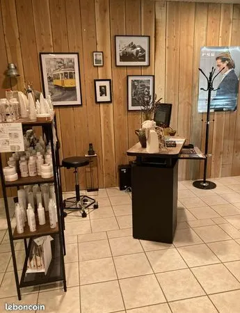 A VENDRE - LOCAL COMMERCIAL DE 63 m² - FONDS DE COMMERCE OU ENSEMBLE AVEC LES MURS