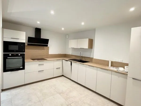 Magnifique appartement avec 2 chambres, climatisation Réversible et belle Terrasse