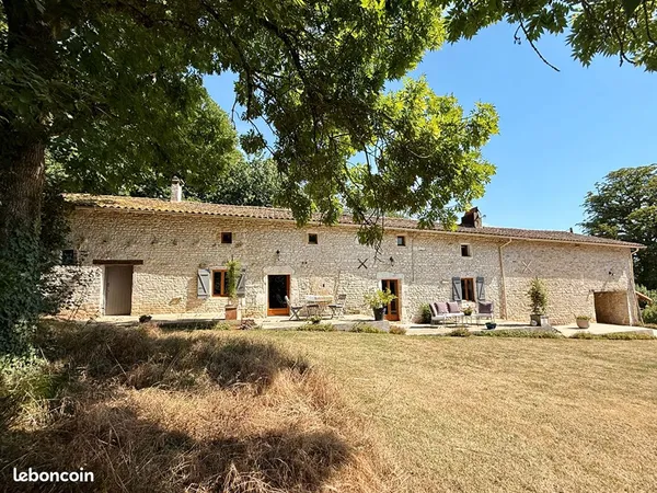 Propriété 8 pièces 234 m²