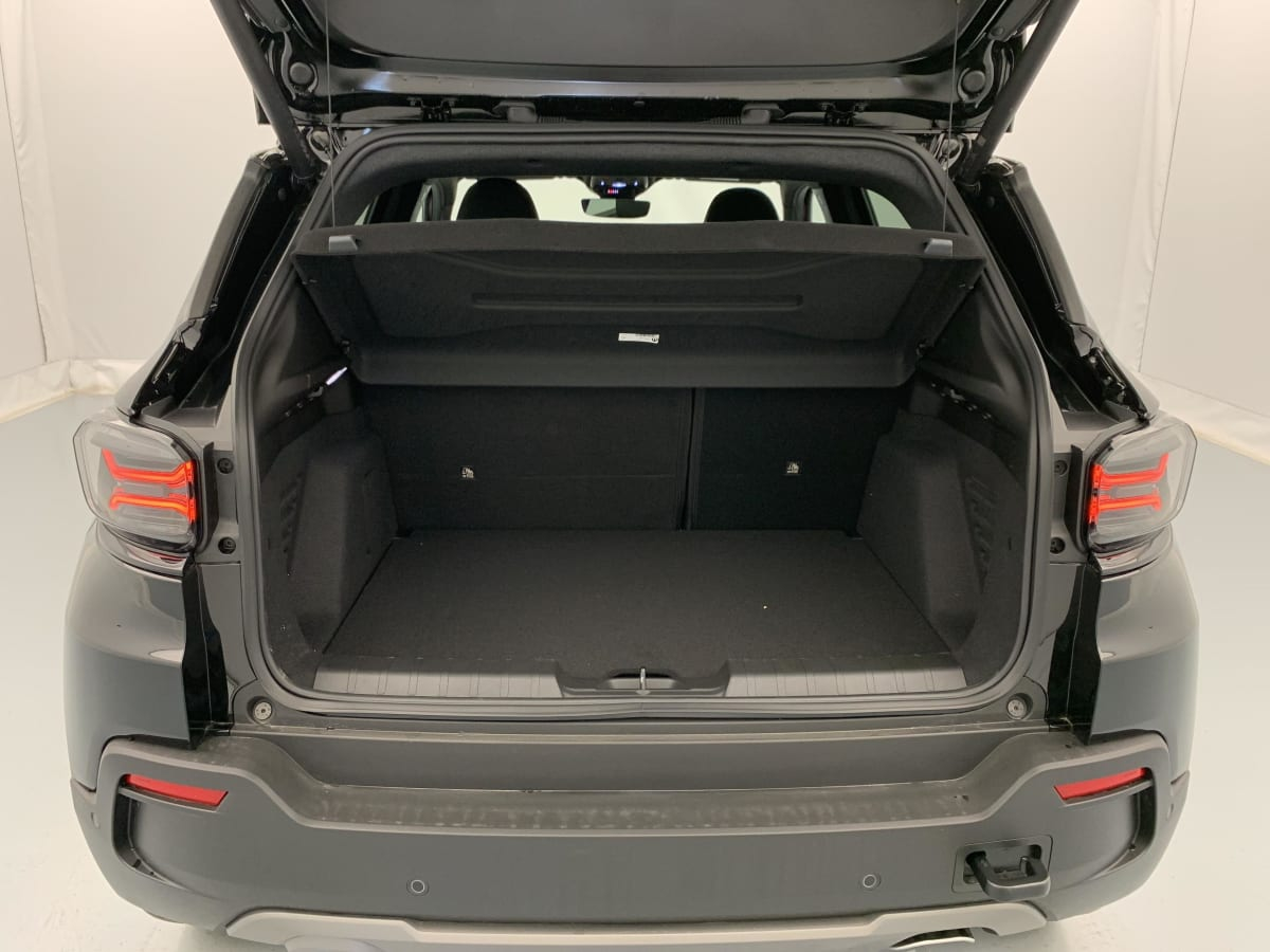 Jeep Avenger — photo 11