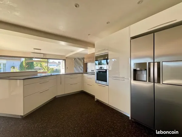 Maison 7 pièces 166 m²