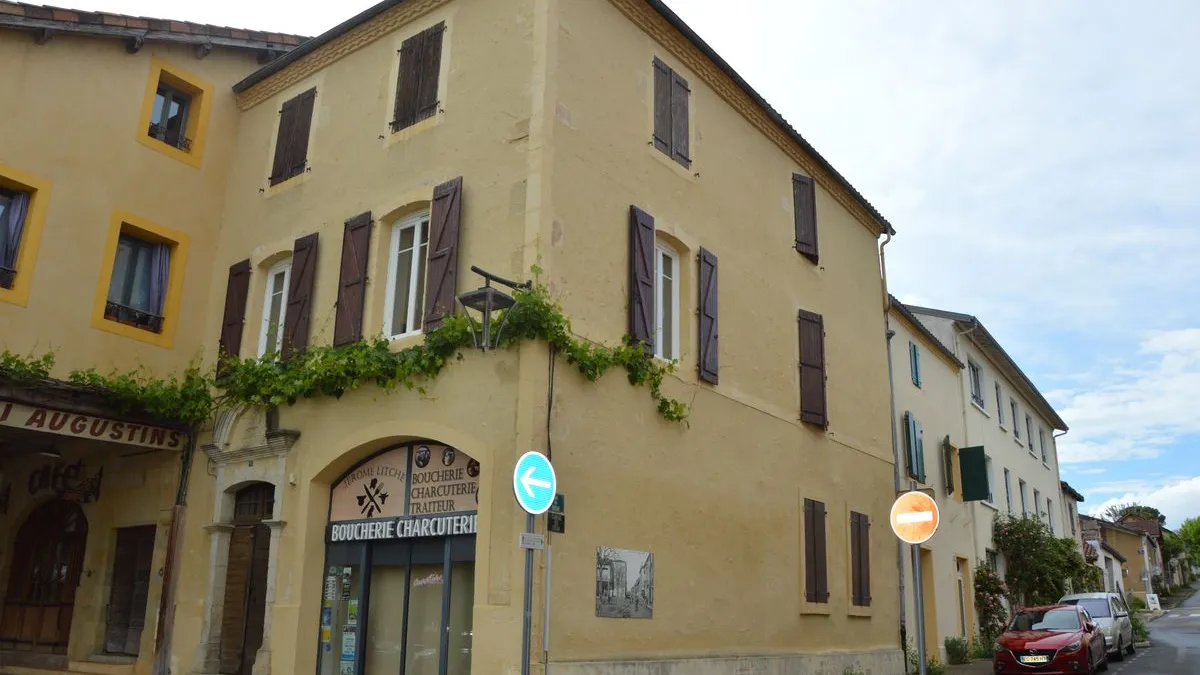 Photo 1