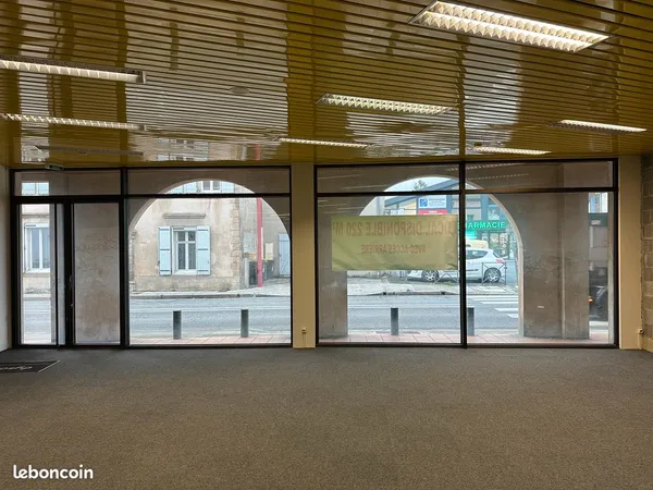 Local 200m2 à louer REVEL (31)