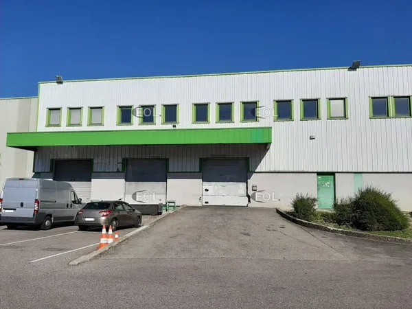 Local d'activité 1105 m²