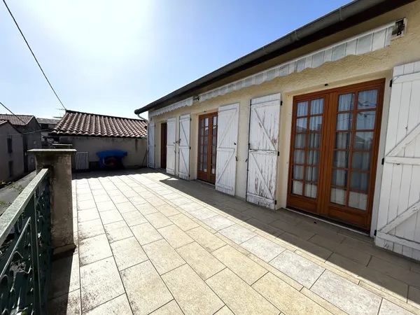 GERZAT Maison de ville avec terrasse, garage et 4 chambres