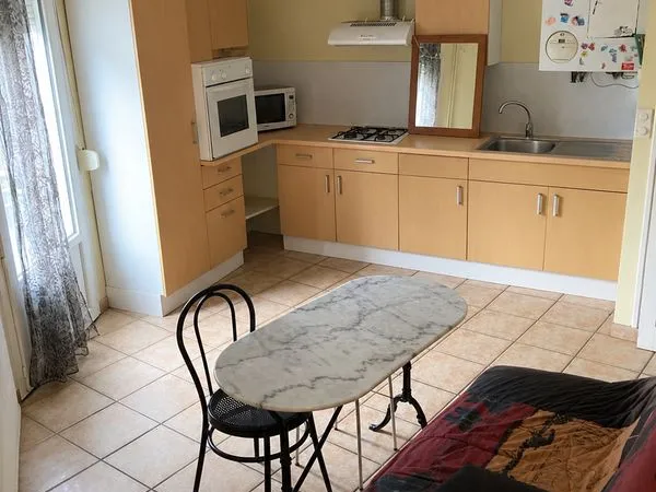 Ensemble immobilier avec Local commercial,Appartement , cour, Potentiel locatif SAINT QUAY PORTRIEUX
