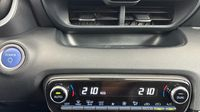 Toyota Yaris 116h Première 5p — photo 19
