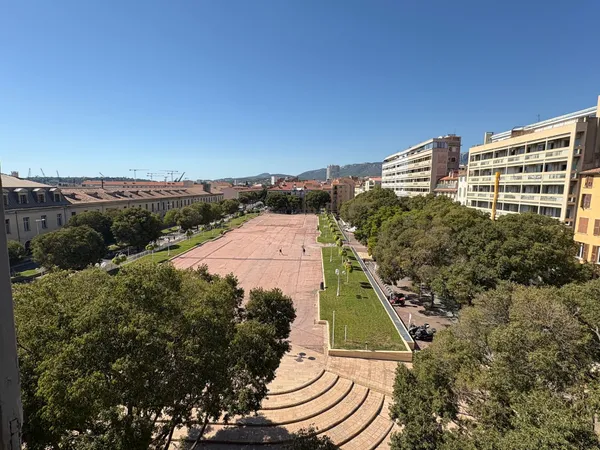 TOULON CENTRE- PLACE D'ARMES- TYPE 1 Rénové