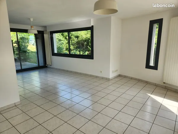 Le bourget-du-lac (73370) grand appartement a louer