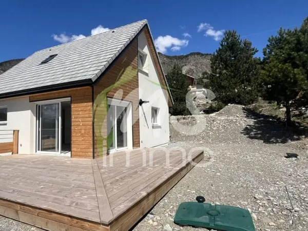 Maison T3 de 85 m² - LA BÂTIE NEUVE