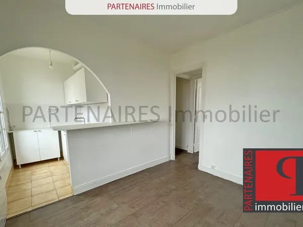 Un 2 pièces traversant, lumineux et exposé sud/ouest, aux port